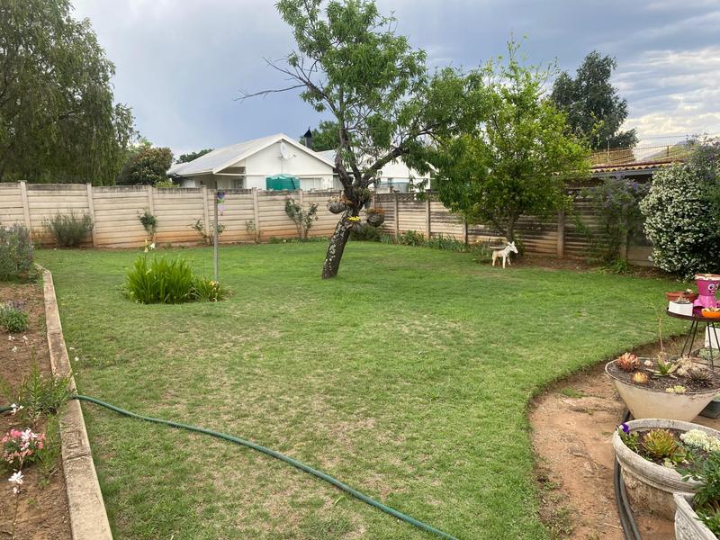 5 Bedroom Property for Sale in Komani Park Eastern Cape